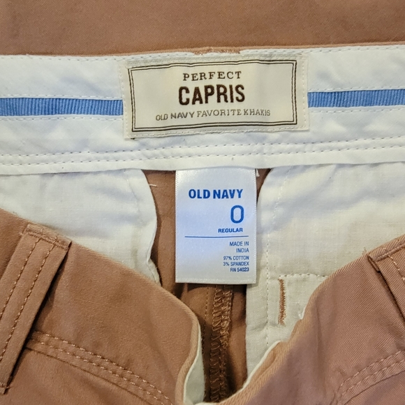 Old Navy Perfect Capris! - Picture 7 of 7